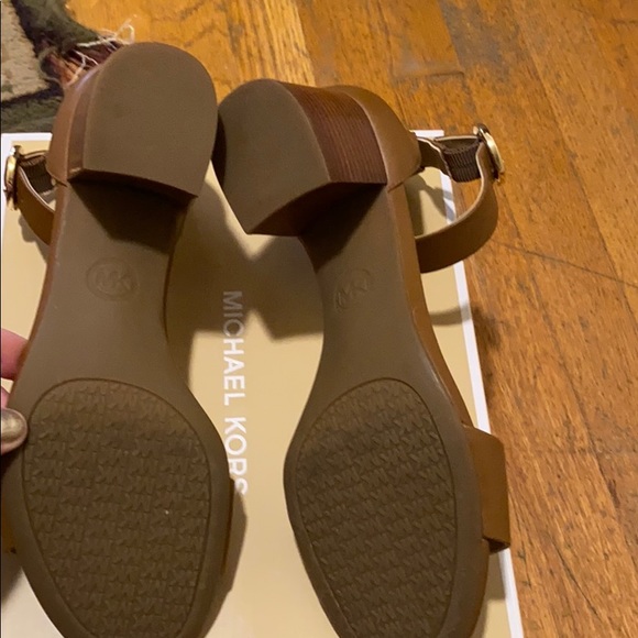 COPY - Michae Kors Sandals - Picture 13 of 15